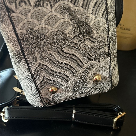 Elegant Black and White Patterned Women's Bag - Picture 7 of 7